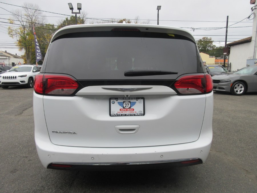 2019 Chrysler Pacifica Touring L FWD, available for sale in Linden, New Jersey | Route 27 Auto Mall. Linden, New Jersey 2019 Chrysler Pacifica Touring L FWD, available for sale in Linden, New Jersey | Route 27 Auto Mall. Linden, New Jersey