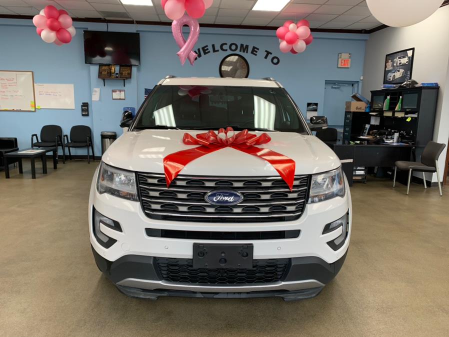 2016 Ford Explorer 4WD 4dr XLT, available for sale in Inwood, New York | 5 Towns Drive. Inwood, New York 2016 Ford Explorer 4WD 4dr XLT, available for sale in Inwood, New York | 5 Towns Drive. Inwood, New York