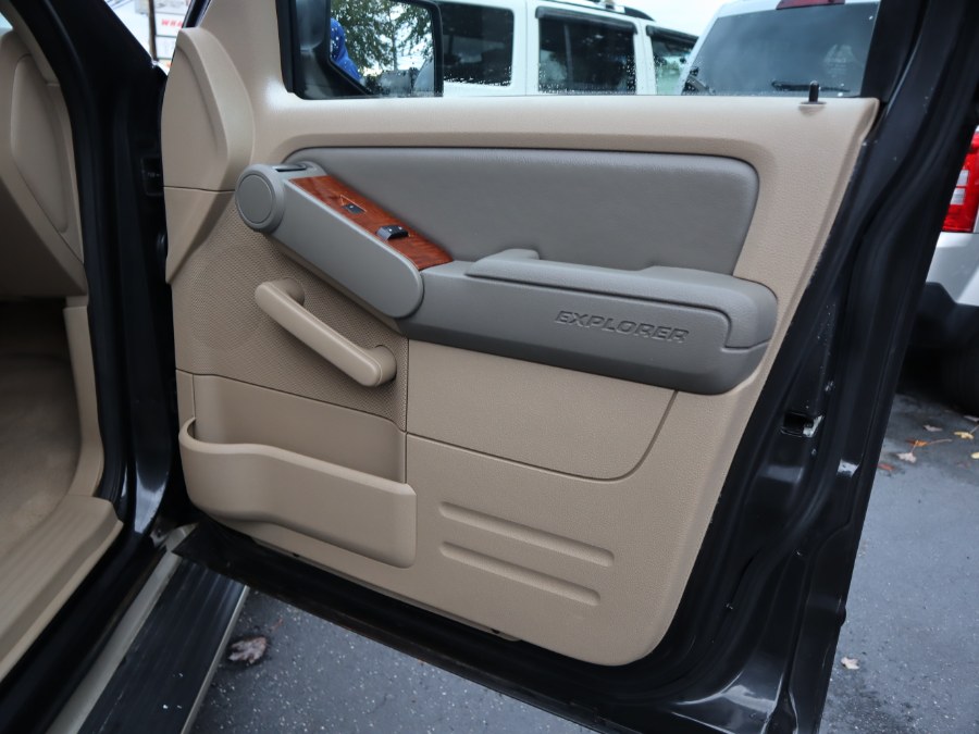 2007 Ford Explorer 4WD 4dr V8 Eddie Bauer, available for sale in Huntington Station, New York | My Auto Inc.. Huntington Station, New York 2007 Ford Explorer 4WD 4dr V8 Eddie Bauer, available for sale in Huntington Station, New York | My Auto Inc.. Huntington Station, New York