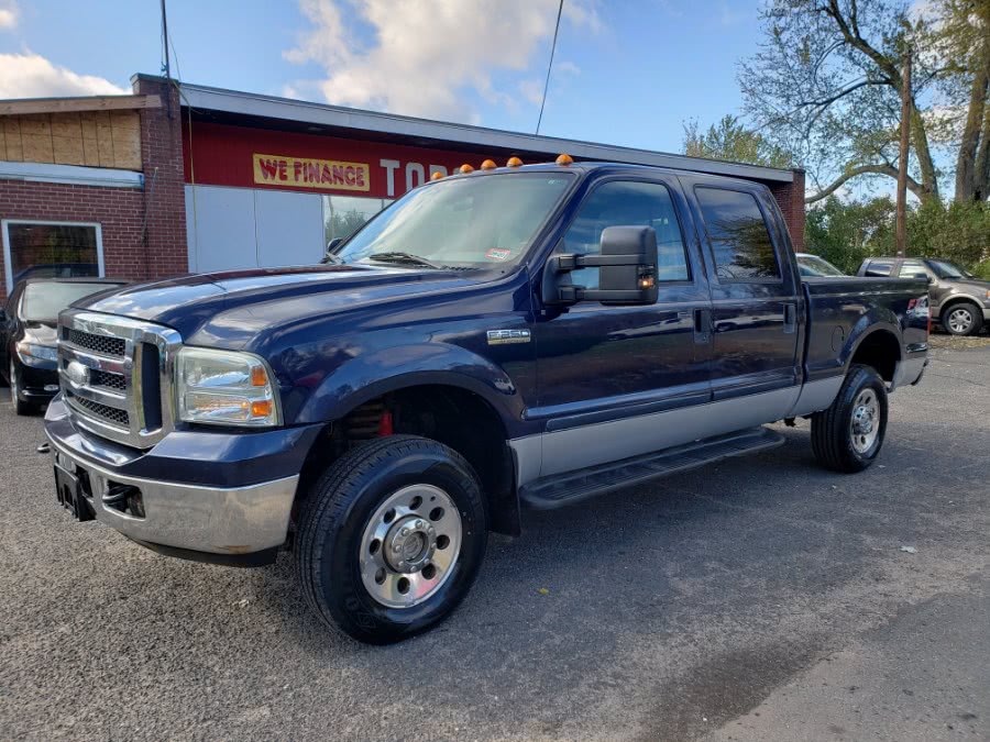 2005 Ford Super Duty F-250 4WD XLT Crew Cab, available for sale in East Windsor, Connecticut | Toro Auto. East Windsor, Connecticut