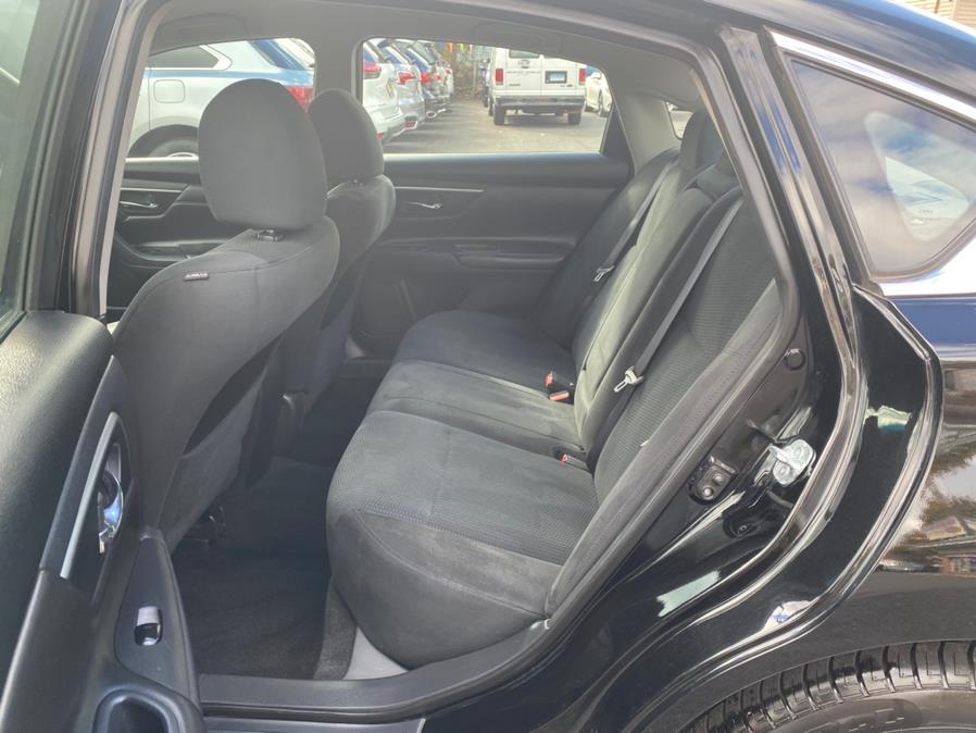 Used Nissan Altima 4dr Sdn I4 2.5 S 2015 | VEB Auto Sales. Hartford, Connecticut Used Nissan Altima 4dr Sdn I4 2.5 S 2015 | VEB Auto Sales. Hartford, Connecticut