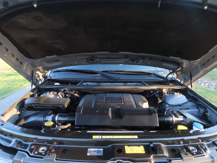 2010 Land Rover Range Rover 4WD 4dr HSE, available for sale in North Salem, New York | Meccanic Shop North Inc. North Salem, New York 2010 Land Rover Range Rover 4WD 4dr HSE, available for sale in North Salem, New York | Meccanic Shop North Inc. North Salem, New York