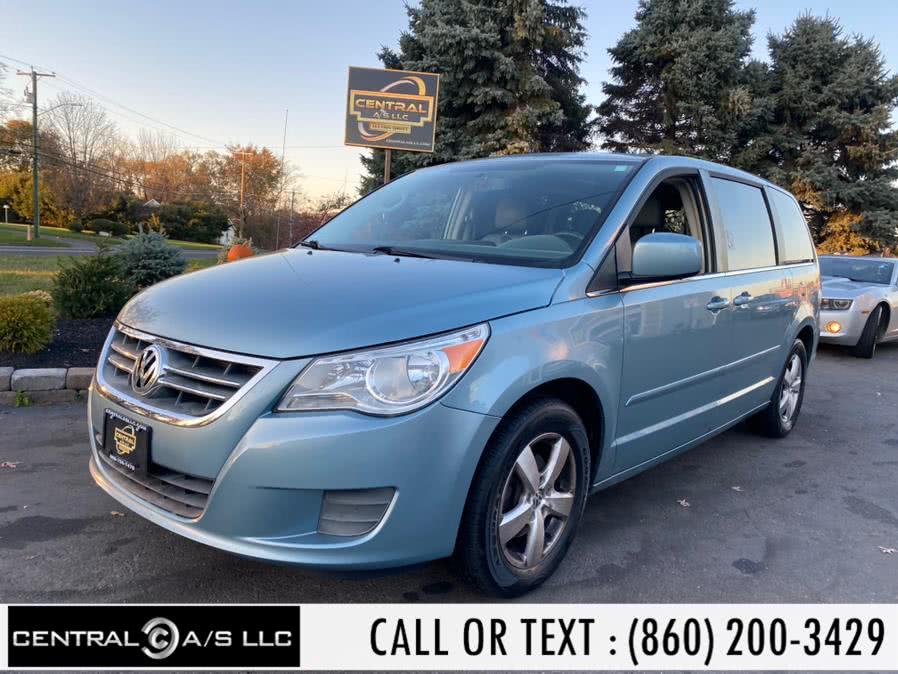 2010 Volkswagen Routan 4dr Wgn SE w/RSE, available for sale in East Windsor, Connecticut | Central A/S LLC. East Windsor, Connecticut