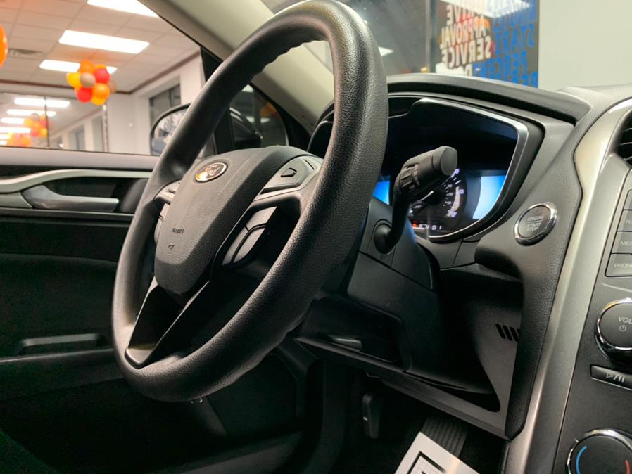 2018 Ford Fusion Hybrid SE FWD, available for sale in Inwood, New York | 5 Towns Drive. Inwood, New York 2018 Ford Fusion Hybrid SE FWD, available for sale in Inwood, New York | 5 Towns Drive. Inwood, New York