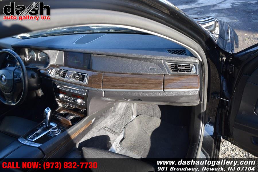 Used BMW 7 Series 4dr Sdn 750i xDrive AWD 2010 | Dash Auto Gallery Inc.. Newark, New Jersey Used BMW 7 Series 4dr Sdn 750i xDrive AWD 2010 | Dash Auto Gallery Inc.. Newark, New Jersey