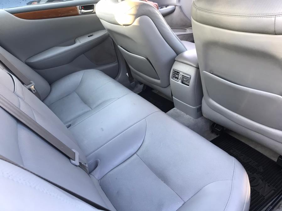 Used Lexus ES 330 4dr Sdn 2005 | Car Valley Group. Jersey City, New Jersey Used Lexus ES 330 4dr Sdn 2005 | Car Valley Group. Jersey City, New Jersey