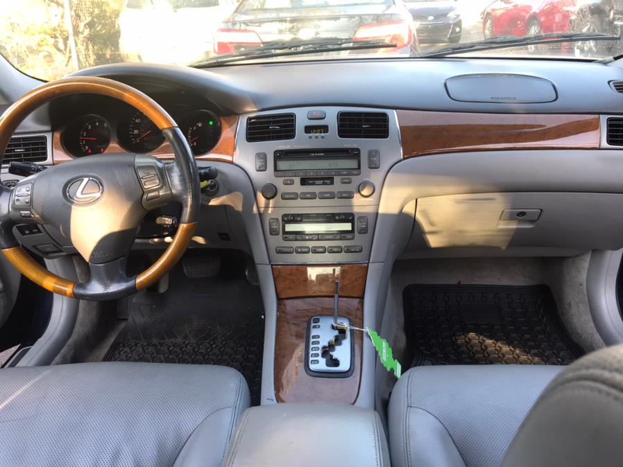 Used Lexus ES 330 4dr Sdn 2005 | Car Valley Group. Jersey City, New Jersey Used Lexus ES 330 4dr Sdn 2005 | Car Valley Group. Jersey City, New Jersey