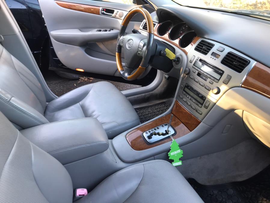 Used Lexus ES 330 4dr Sdn 2005 | Car Valley Group. Jersey City, New Jersey Used Lexus ES 330 4dr Sdn 2005 | Car Valley Group. Jersey City, New Jersey