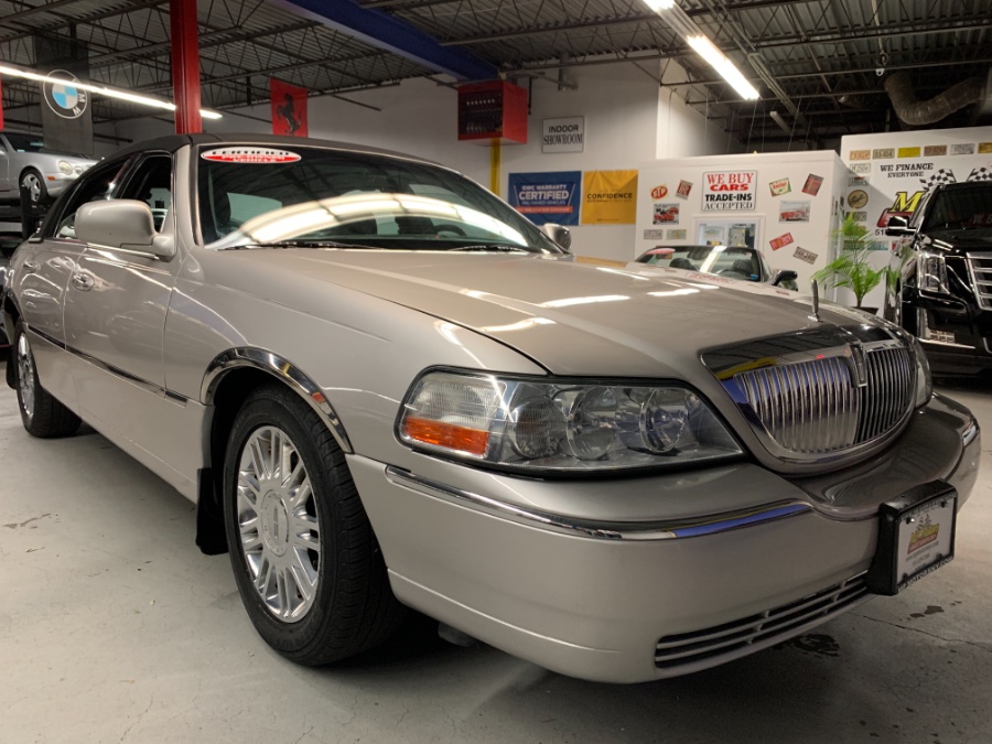 2008 Lincoln Town Car 4dr Sdn Signature Limited, available for sale in West Babylon , New York | MP Motors Inc. West Babylon , New York 2008 Lincoln Town Car 4dr Sdn Signature Limited, available for sale in West Babylon , New York | MP Motors Inc. West Babylon , New York