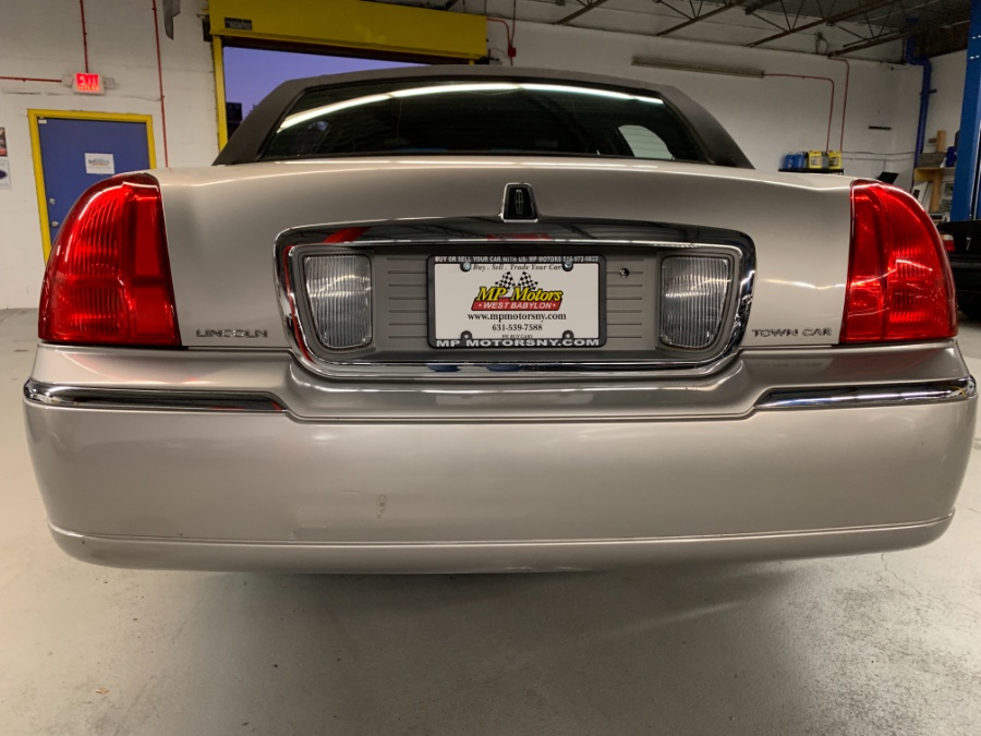 2008 Lincoln Town Car 4dr Sdn Signature Limited, available for sale in West Babylon , New York | MP Motors Inc. West Babylon , New York 2008 Lincoln Town Car 4dr Sdn Signature Limited, available for sale in West Babylon , New York | MP Motors Inc. West Babylon , New York