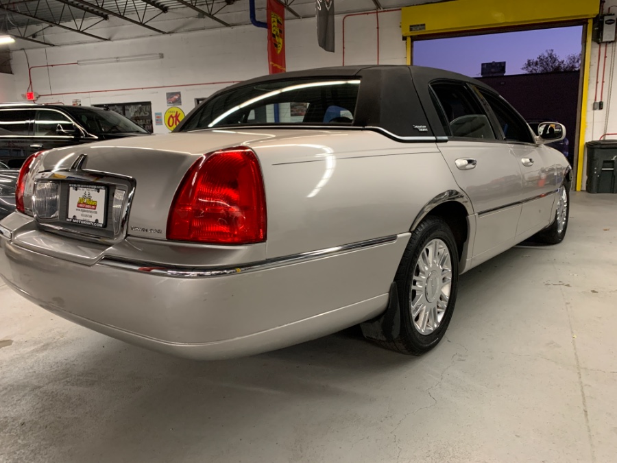 2008 Lincoln Town Car 4dr Sdn Signature Limited, available for sale in West Babylon , New York | MP Motors Inc. West Babylon , New York 2008 Lincoln Town Car 4dr Sdn Signature Limited, available for sale in West Babylon , New York | MP Motors Inc. West Babylon , New York