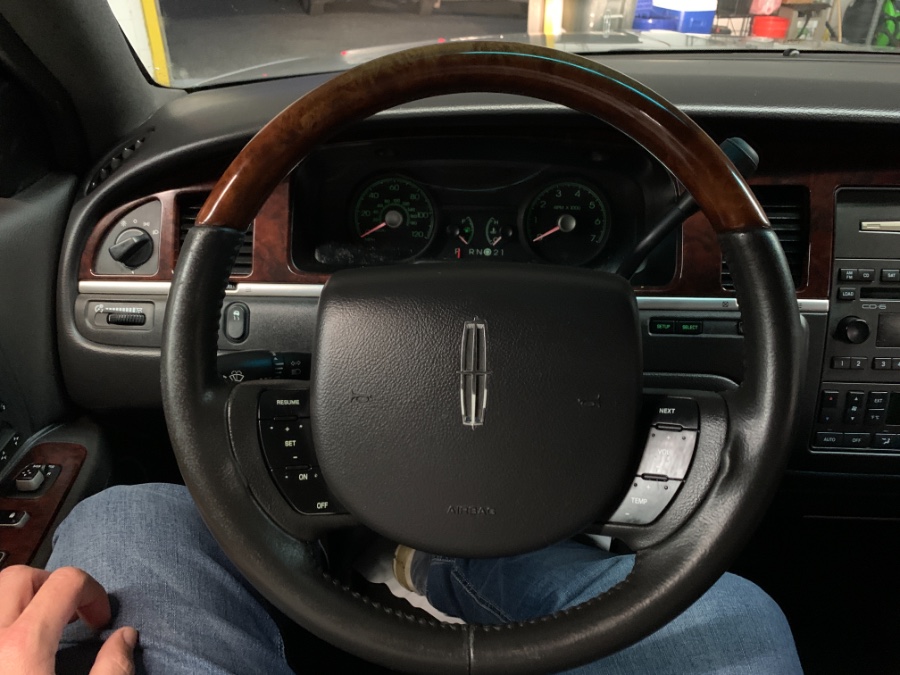 2008 Lincoln Town Car 4dr Sdn Signature Limited, available for sale in West Babylon , New York | MP Motors Inc. West Babylon , New York 2008 Lincoln Town Car 4dr Sdn Signature Limited, available for sale in West Babylon , New York | MP Motors Inc. West Babylon , New York