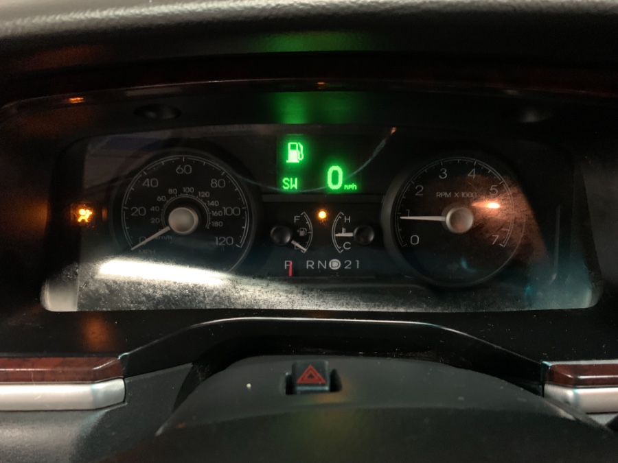 2008 Lincoln Town Car 4dr Sdn Signature Limited, available for sale in West Babylon , New York | MP Motors Inc. West Babylon , New York 2008 Lincoln Town Car 4dr Sdn Signature Limited, available for sale in West Babylon , New York | MP Motors Inc. West Babylon , New York