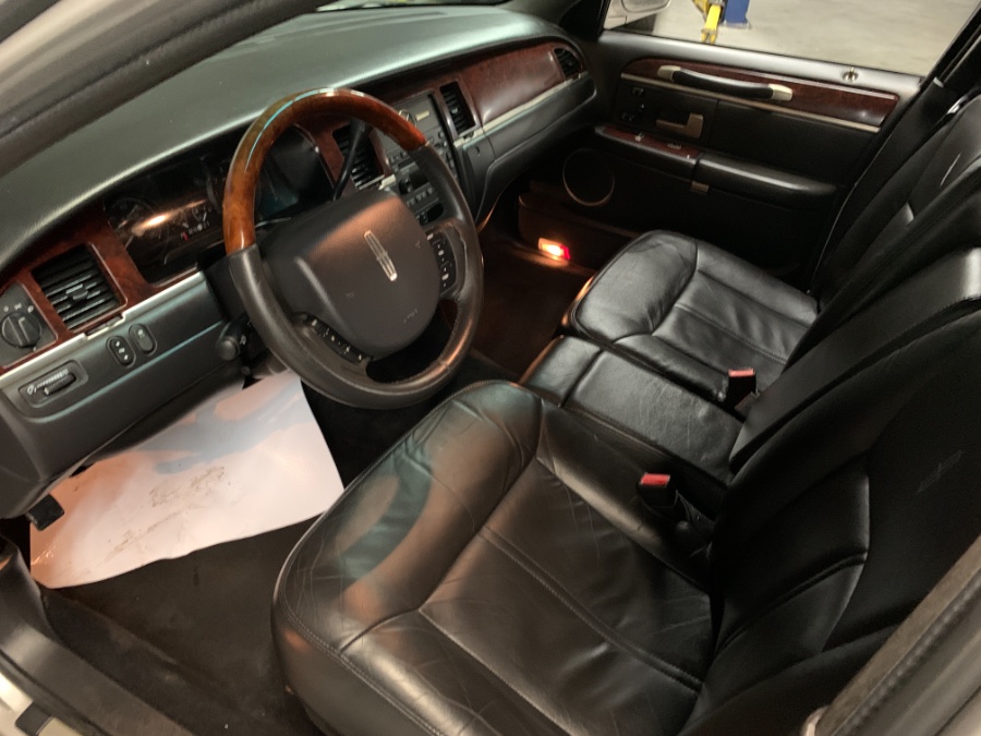 2008 Lincoln Town Car 4dr Sdn Signature Limited, available for sale in West Babylon , New York | MP Motors Inc. West Babylon , New York 2008 Lincoln Town Car 4dr Sdn Signature Limited, available for sale in West Babylon , New York | MP Motors Inc. West Babylon , New York