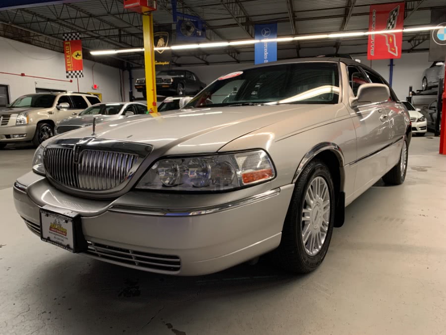 2008 Lincoln Town Car 4dr Sdn Signature Limited, available for sale in West Babylon , New York | MP Motors Inc. West Babylon , New York 2008 Lincoln Town Car 4dr Sdn Signature Limited, available for sale in West Babylon , New York | MP Motors Inc. West Babylon , New York