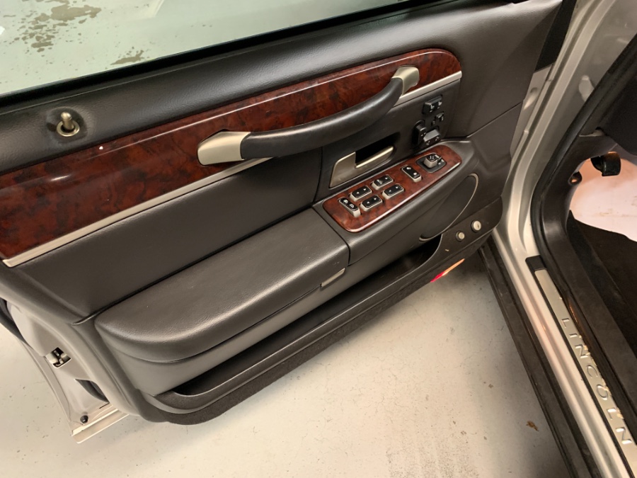 2008 Lincoln Town Car 4dr Sdn Signature Limited, available for sale in West Babylon , New York | MP Motors Inc. West Babylon , New York 2008 Lincoln Town Car 4dr Sdn Signature Limited, available for sale in West Babylon , New York | MP Motors Inc. West Babylon , New York