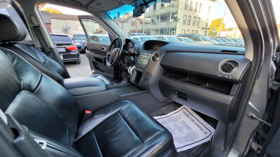 Used Honda Pilot 4WD 4dr EX-L 2011 | Auto Match LLC. Waterbury, Connecticut Used Honda Pilot 4WD 4dr EX-L 2011 | Auto Match LLC. Waterbury, Connecticut