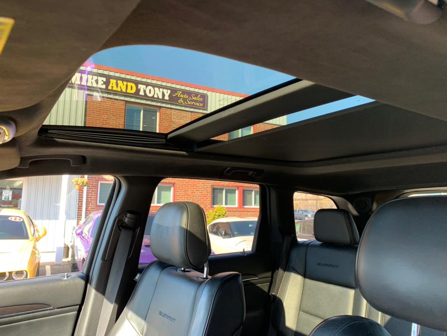 2014 Jeep Grand Cherokee 4WD 4dr Summit, available for sale in South Windsor, Connecticut | Mike And Tony Auto Sales, Inc. South Windsor, Connecticut 2014 Jeep Grand Cherokee 4WD 4dr Summit, available for sale in South Windsor, Connecticut | Mike And Tony Auto Sales, Inc. South Windsor, Connecticut