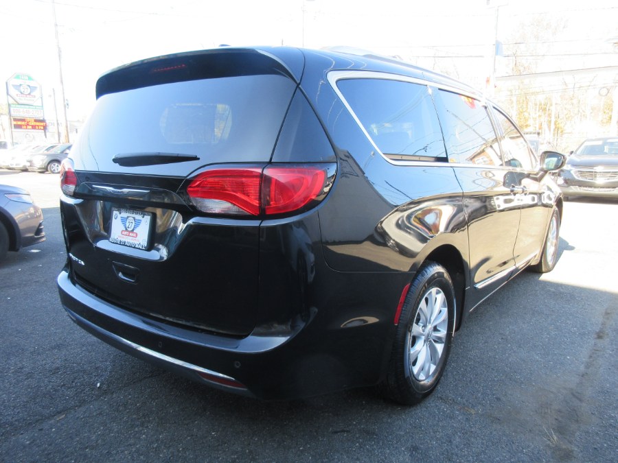 2019 Chrysler Pacifica Touring L FWD, available for sale in Linden, New Jersey | Route 27 Auto Mall. Linden, New Jersey 2019 Chrysler Pacifica Touring L FWD, available for sale in Linden, New Jersey | Route 27 Auto Mall. Linden, New Jersey