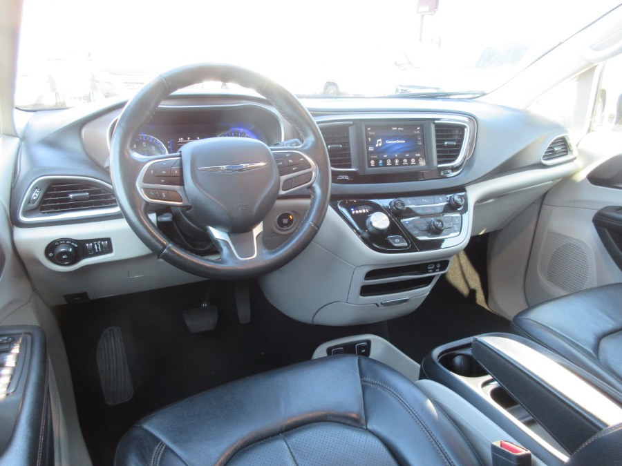 2019 Chrysler Pacifica Touring L FWD, available for sale in Linden, New Jersey | Route 27 Auto Mall. Linden, New Jersey 2019 Chrysler Pacifica Touring L FWD, available for sale in Linden, New Jersey | Route 27 Auto Mall. Linden, New Jersey