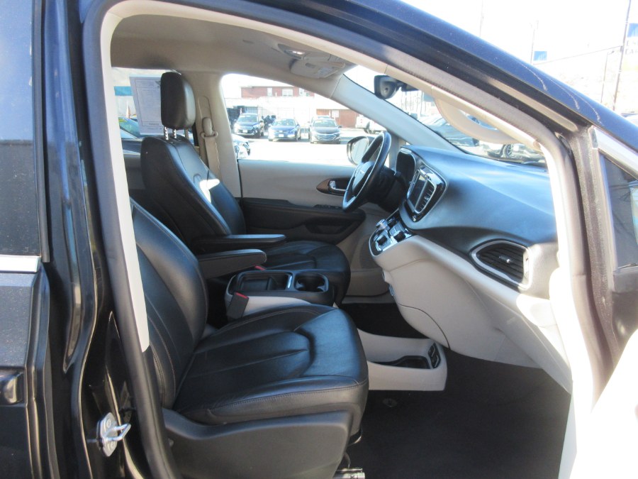 2019 Chrysler Pacifica Touring L FWD, available for sale in Linden, New Jersey | Route 27 Auto Mall. Linden, New Jersey 2019 Chrysler Pacifica Touring L FWD, available for sale in Linden, New Jersey | Route 27 Auto Mall. Linden, New Jersey