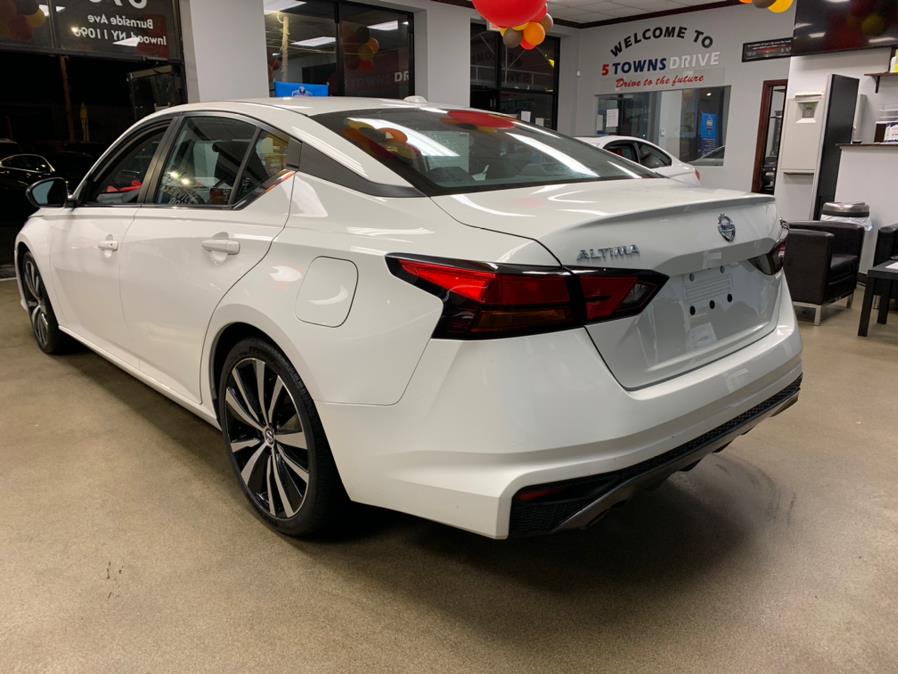 Used Nissan Altima 2.5 SR Sedan 2019 | 5 Towns Drive. Inwood, New York Used Nissan Altima 2.5 SR Sedan 2019 | 5 Towns Drive. Inwood, New York