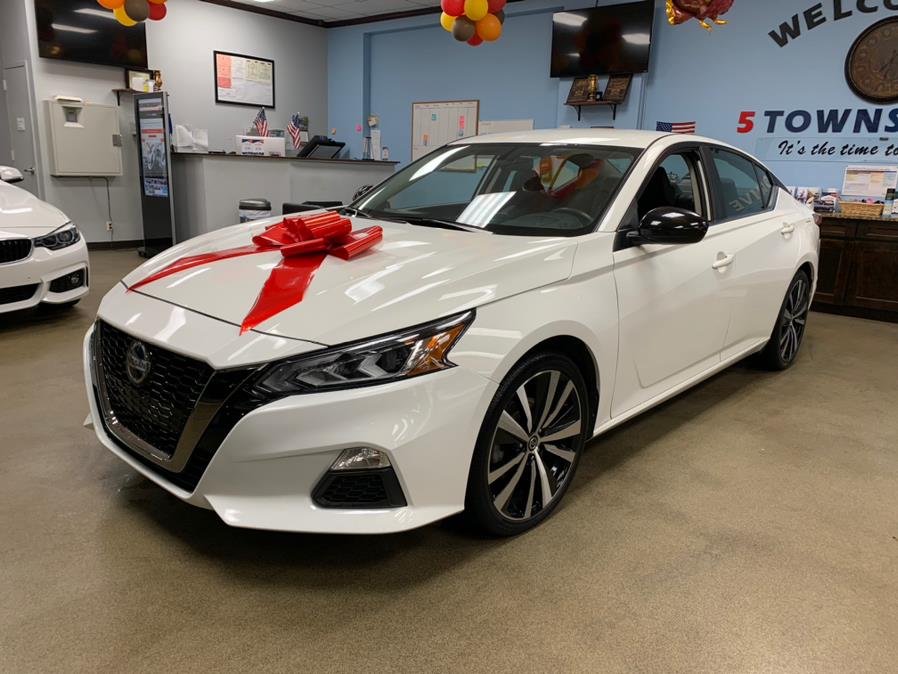 Used Nissan Altima 2.5 SR Sedan 2019 | 5 Towns Drive. Inwood, New York Used Nissan Altima 2.5 SR Sedan 2019 | 5 Towns Drive. Inwood, New York