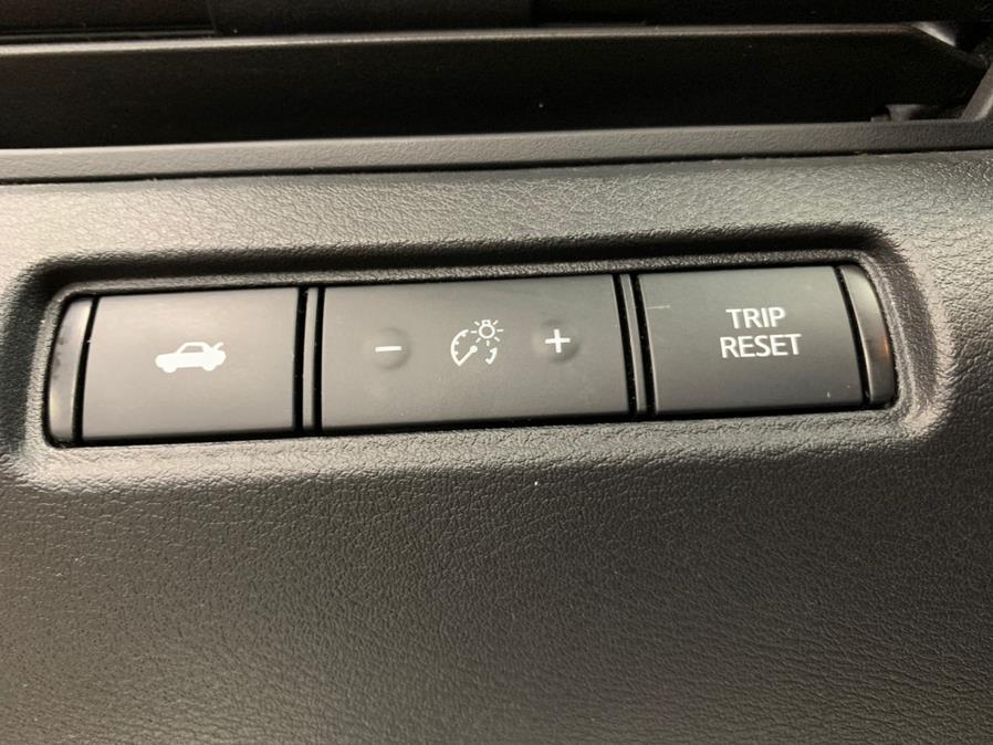 Used Nissan Altima 2.5 SR Sedan 2019 | 5 Towns Drive. Inwood, New York Used Nissan Altima 2.5 SR Sedan 2019 | 5 Towns Drive. Inwood, New York