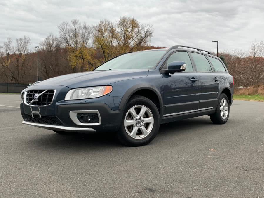 2009 Volvo XC70 4dr Wgn 3.2L w/Sunroof, available for sale in Waterbury, Connecticut | Platinum Auto Care. Waterbury, Connecticut