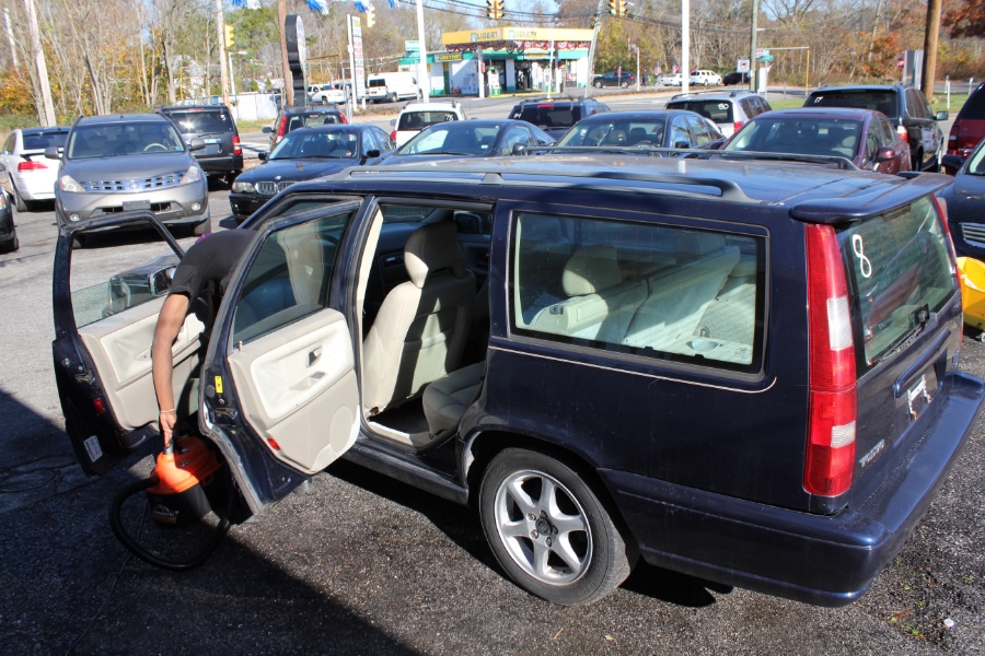1998 Volvo V70 5dr Wgn Auto GLT HT/LR Turbo, available for sale in West Babylon, New York | Boss Auto Sales. West Babylon, New York 1998 Volvo V70 5dr Wgn Auto GLT HT/LR Turbo, available for sale in West Babylon, New York | Boss Auto Sales. West Babylon, New York