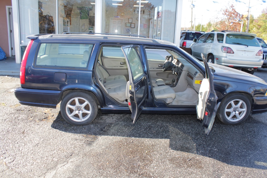 1998 Volvo V70 5dr Wgn Auto GLT HT/LR Turbo, available for sale in West Babylon, New York | Boss Auto Sales. West Babylon, New York 1998 Volvo V70 5dr Wgn Auto GLT HT/LR Turbo, available for sale in West Babylon, New York | Boss Auto Sales. West Babylon, New York
