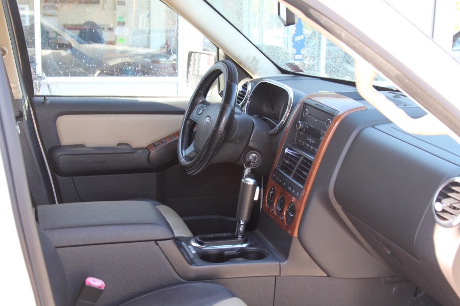 2008 Ford Explorer 4WD 4dr V6 Eddie Bauer, available for sale in West Babylon, New York | Boss Auto Sales. West Babylon, New York 2008 Ford Explorer 4WD 4dr V6 Eddie Bauer, available for sale in West Babylon, New York | Boss Auto Sales. West Babylon, New York