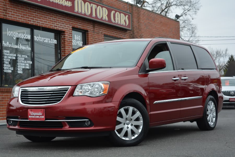 Used Chrysler Town & Country 4dr Wgn Touring 2015 | Longmeadow Motor Cars. ENFIELD, Connecticut