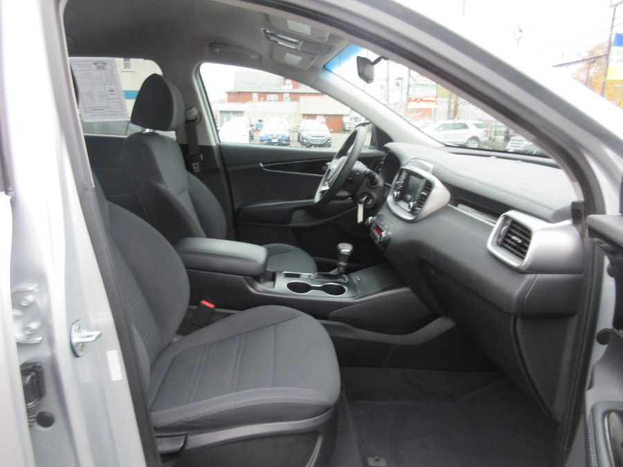 Used Kia Sorento LX V6 FWD 2019 | Route 27 Auto Mall. Linden, New Jersey Used Kia Sorento LX V6 FWD 2019 | Route 27 Auto Mall. Linden, New Jersey