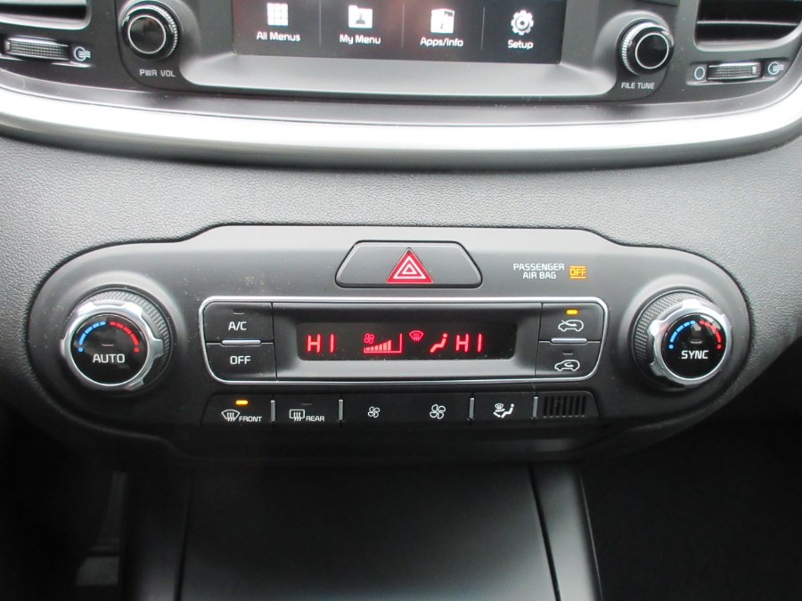 Used Kia Sorento LX V6 FWD 2019 | Route 27 Auto Mall. Linden, New Jersey Used Kia Sorento LX V6 FWD 2019 | Route 27 Auto Mall. Linden, New Jersey