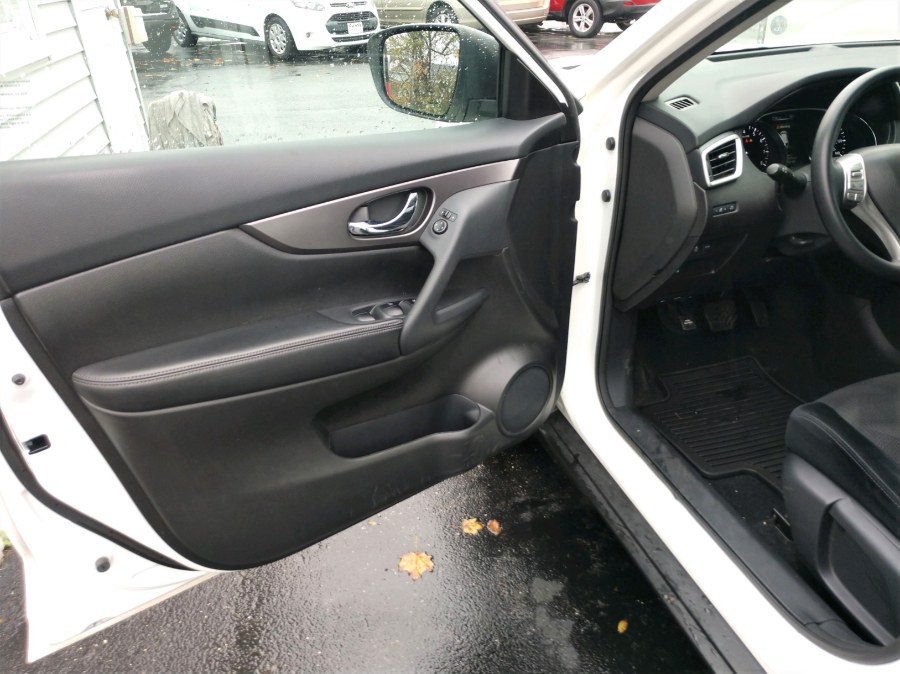 2016 Nissan Rogue FWD 4dr S, available for sale in COPIAGUE, New York | Warwick Auto Sales Inc. COPIAGUE, New York 2016 Nissan Rogue FWD 4dr S, available for sale in COPIAGUE, New York | Warwick Auto Sales Inc. COPIAGUE, New York