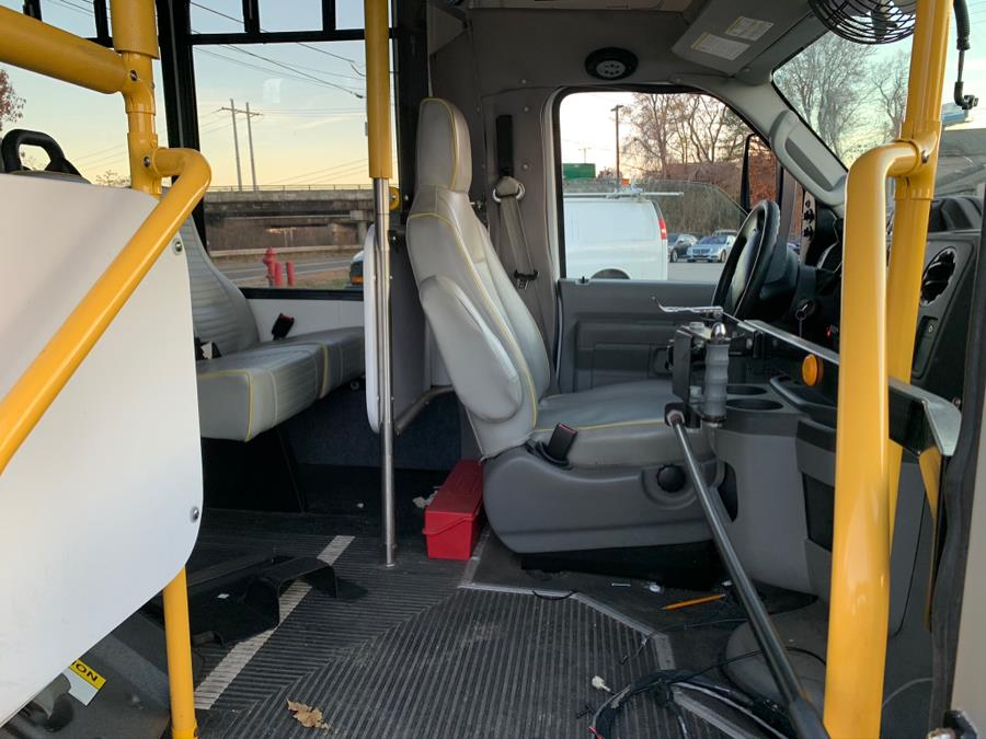 Used Ford Econoline Commercial Cutaway E-350 Super Duty 158" SRW 2015 | Danny's Auto Sales. Methuen, Massachusetts Used Ford Econoline Commercial Cutaway E-350 Super Duty 158" SRW 2015 | Danny's Auto Sales. Methuen, Massachusetts