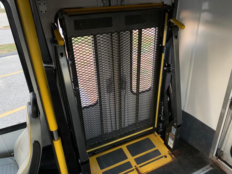 Used Ford Econoline Commercial Cutaway E-350 Super Duty 158" SRW 2015 | Danny's Auto Sales. Methuen, Massachusetts Used Ford Econoline Commercial Cutaway E-350 Super Duty 158" SRW 2015 | Danny's Auto Sales. Methuen, Massachusetts