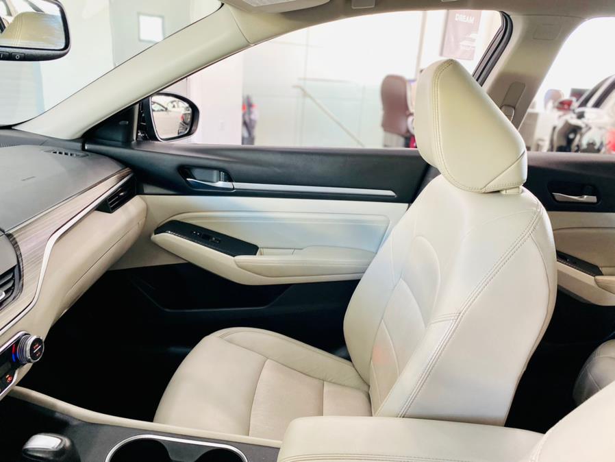 Used Nissan Altima 2.5 Platinum AWD Sedan 2019 | Luxury Motor Club. Franklin Square, New York Used Nissan Altima 2.5 Platinum AWD Sedan 2019 | Luxury Motor Club. Franklin Square, New York