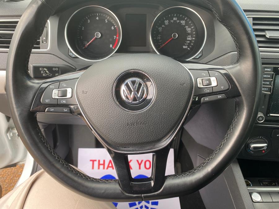 2016 Volkswagen Jetta Sedan 4dr Auto 1.4T SE, available for sale in Stamford, Connecticut | Harbor View Auto Sales LLC. Stamford, Connecticut 2016 Volkswagen Jetta Sedan 4dr Auto 1.4T SE, available for sale in Stamford, Connecticut | Harbor View Auto Sales LLC. Stamford, Connecticut