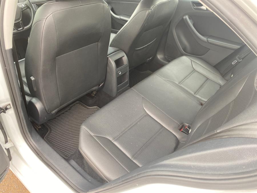 2016 Volkswagen Jetta Sedan 4dr Auto 1.4T SE, available for sale in Stamford, Connecticut | Harbor View Auto Sales LLC. Stamford, Connecticut 2016 Volkswagen Jetta Sedan 4dr Auto 1.4T SE, available for sale in Stamford, Connecticut | Harbor View Auto Sales LLC. Stamford, Connecticut