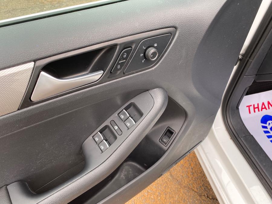 2016 Volkswagen Jetta Sedan 4dr Auto 1.4T SE, available for sale in Stamford, Connecticut | Harbor View Auto Sales LLC. Stamford, Connecticut 2016 Volkswagen Jetta Sedan 4dr Auto 1.4T SE, available for sale in Stamford, Connecticut | Harbor View Auto Sales LLC. Stamford, Connecticut