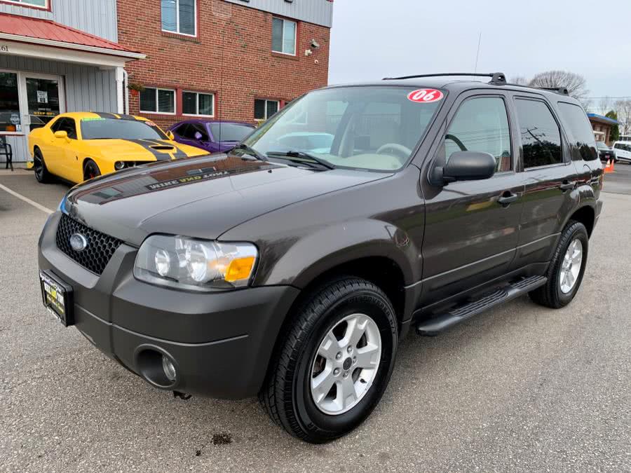 2006 Ford Escape 4dr 3.0L XLT 4WD, available for sale in South Windsor, Connecticut | Mike And Tony Auto Sales, Inc. South Windsor, Connecticut