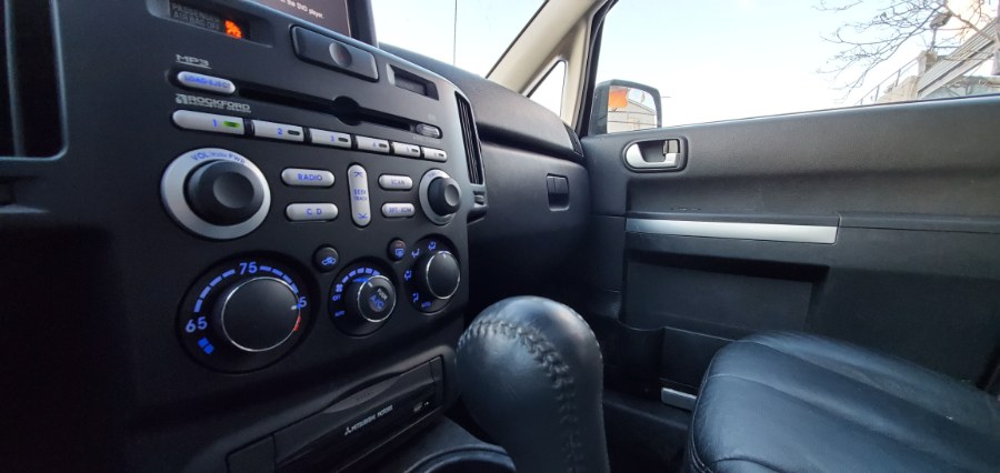 Used Mitsubishi Endeavor AWD 4dr SE 2011 | Rubber Bros Auto World. Brooklyn, New York Used Mitsubishi Endeavor AWD 4dr SE 2011 | Rubber Bros Auto World. Brooklyn, New York