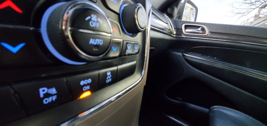 Used Jeep Grand Cherokee 4WD 4dr Limited 2014 | Rubber Bros Auto World. Brooklyn, New York Used Jeep Grand Cherokee 4WD 4dr Limited 2014 | Rubber Bros Auto World. Brooklyn, New York
