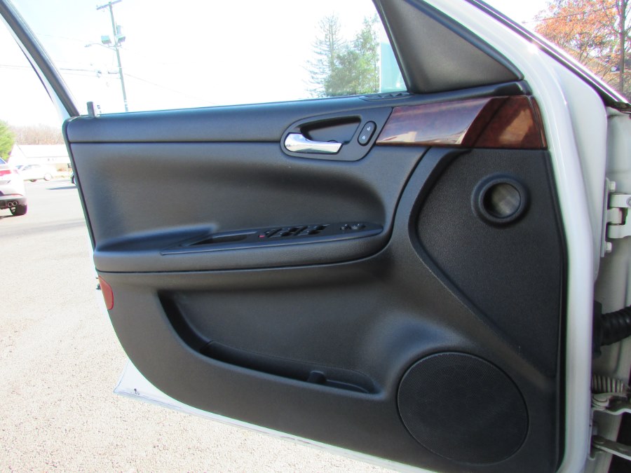 Used Chevrolet Impala 4dr Sdn 3.9L LT 2007 | United Auto Sales of E Windsor, Inc. East Windsor, Connecticut Used Chevrolet Impala 4dr Sdn 3.9L LT 2007 | United Auto Sales of E Windsor, Inc. East Windsor, Connecticut