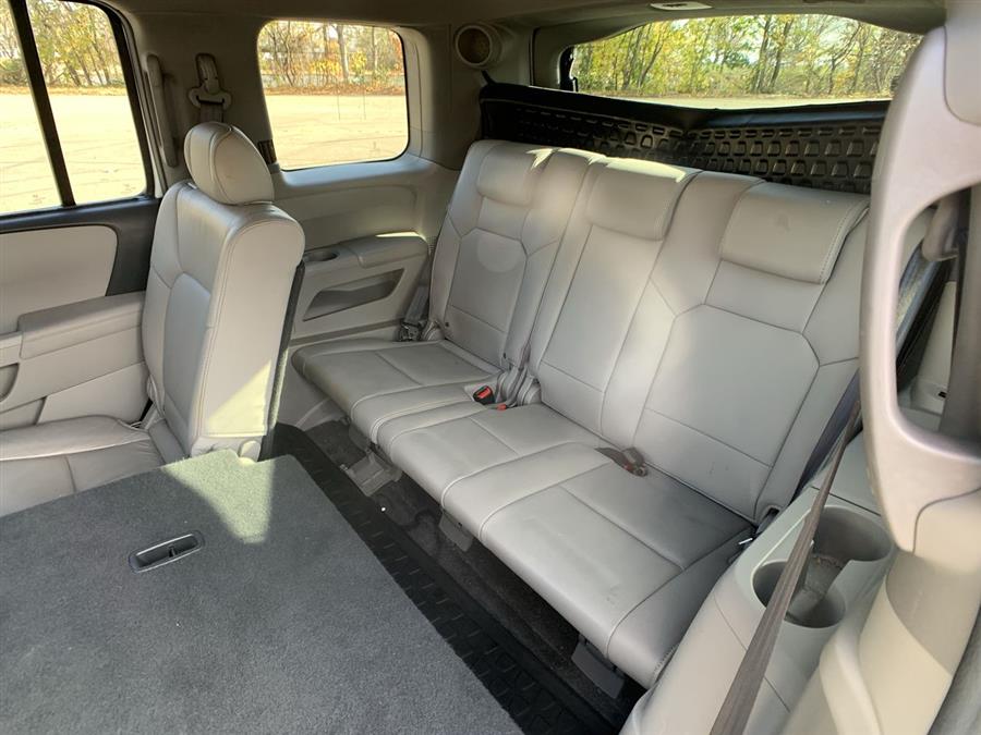 2011 Honda Pilot 4WD 4dr Touring w/RES & Navi, available for sale in Stratford, Connecticut | Wiz Leasing Inc. Stratford, Connecticut 2011 Honda Pilot 4WD 4dr Touring w/RES & Navi, available for sale in Stratford, Connecticut | Wiz Leasing Inc. Stratford, Connecticut