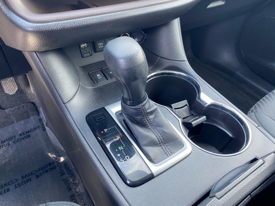 Used Toyota Highlander LE V6 AWD (Natl) 2018 | Inman Motors Sales. Medford, Massachusetts Used Toyota Highlander LE V6 AWD (Natl) 2018 | Inman Motors Sales. Medford, Massachusetts
