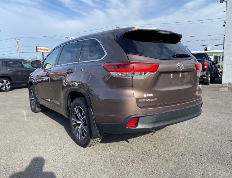 Used Toyota Highlander LE V6 AWD (Natl) 2018 | Inman Motors Sales. Medford, Massachusetts Used Toyota Highlander LE V6 AWD (Natl) 2018 | Inman Motors Sales. Medford, Massachusetts