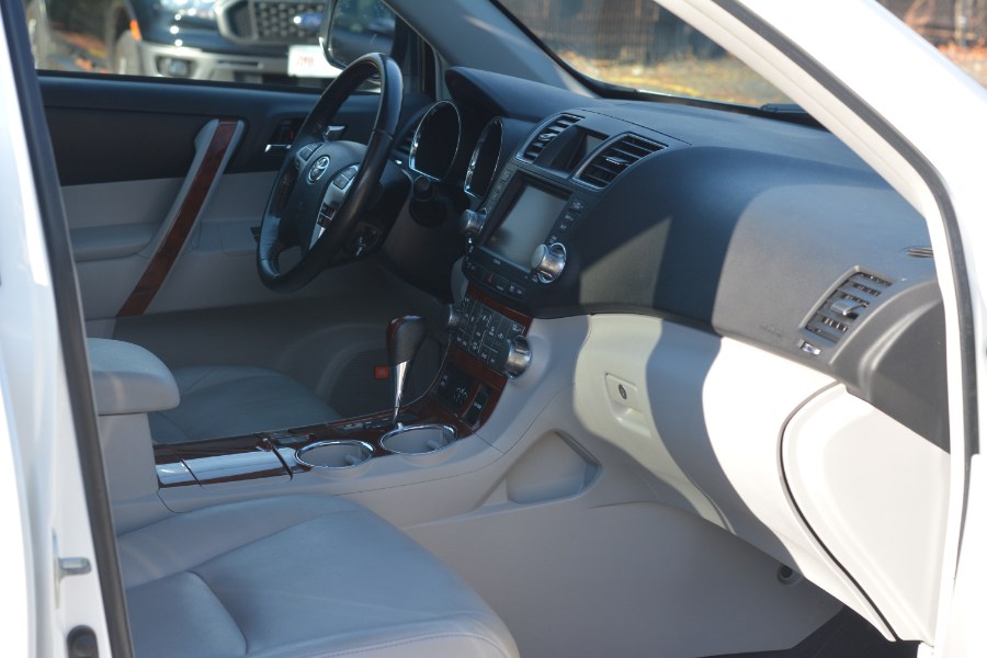 2012 Toyota Highlander 4WD 4dr V6 Limited (Natl), available for sale in Ashland, Massachusetts | New Beginning Auto Service Inc. Ashland, Massachusetts 2012 Toyota Highlander 4WD 4dr V6 Limited (Natl), available for sale in Ashland, Massachusetts | New Beginning Auto Service Inc. Ashland, Massachusetts